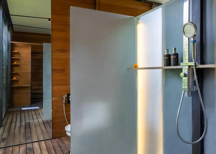 Villa Luxury Industrial With Sauna And Highend Amenities *