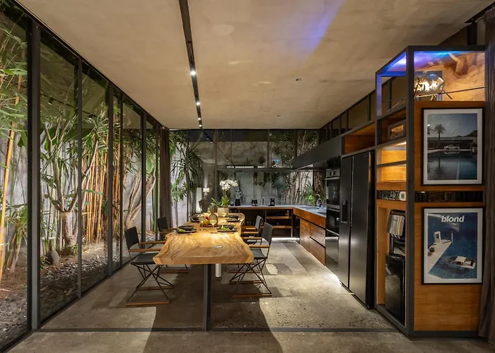 Luxury Industrial With Sauna And Highend Amenities *